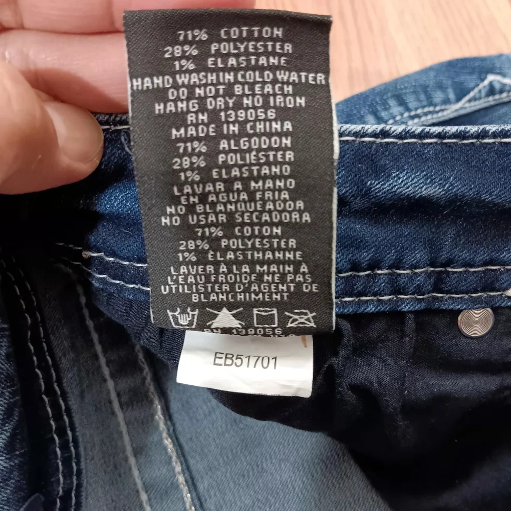 Grace in LA Embroidered Jeans - Picture 12 of 12